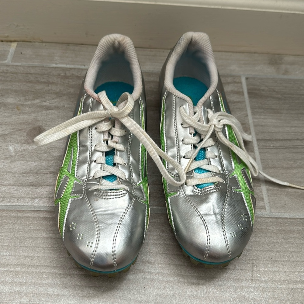 ASICS Track Cleats - Picture 2 of 11